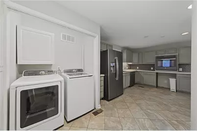 2327 Ben Hill Road, Atlanta, GA 30344 - Photo 16