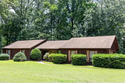 423 Dartmoor Drive NW, Marietta, GA 30064 - Photo 2