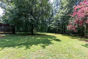 423 Dartmoor Dr NW, Marietta, GA 30064 - Photo 8