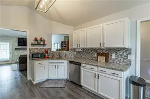 8860 Creekstone Pl, Gainesville, GA 30506 - Photo 10
