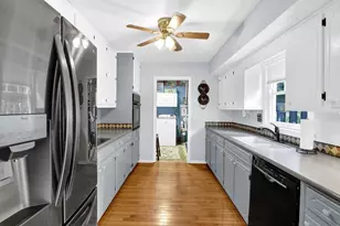 2184 Valley Creek Cir, Snellville, GA 30078 - Photo 4