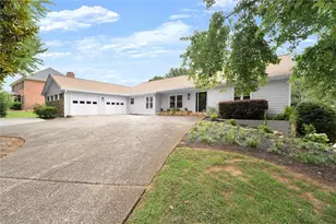 560 Saddle Creek Cir, Roswell, GA 30076 - Photo 1