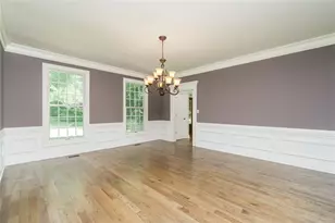 565 River Chase Point, Atlanta, GA 30328 - Photo 4