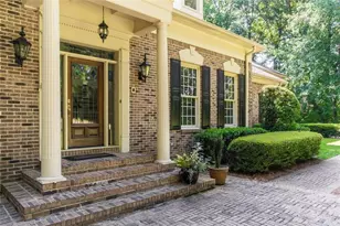 565 River Chase Point, Atlanta, GA 30328 - Photo 2