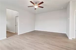 304 Abbotts Xing Cir, Conyers, GA 30094 - Photo 8
