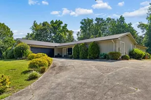746 Hillwood Dr, Marietta, GA 30068 - Photo 2