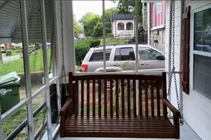 684 S Elizabeth Pl S, Atlanta, GA 30318 - Photo 2