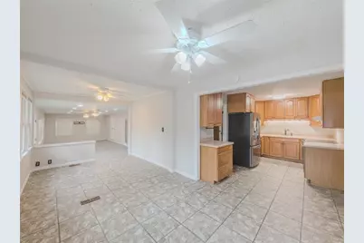 808 Glen Circle SW, Lawrenceville, GA 30044 - Photo 2