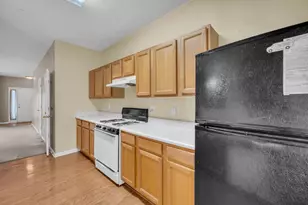 928 Tree Creek Blvd, Lawrenceville, GA 30043 - Photo 10