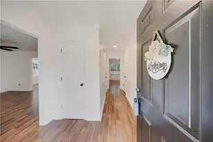 881 Providence Dr, Lawrenceville, GA 30044 - Photo 4