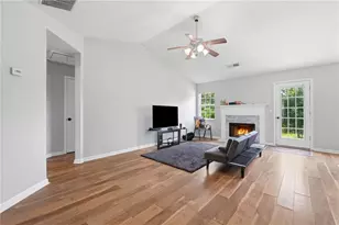 695 Amelia Grove Ln, Lawrenceville, GA 30045 - Photo 4