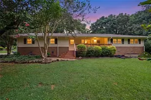 345 Hickory Hills Dr, Jefferson, GA 30549 - Photo 2