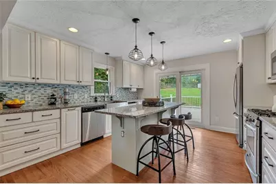 807 Emerald Falls, Woodstock, GA 30189 - Photo 8