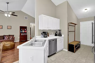 104 Jacob Drive, Hoschton, GA 30548 - Photo 4