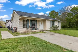 315 E Central Ave, Griffin, GA 30223 - Photo 2
