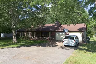 2594 Morgan Lake Dr NE, Marietta, GA 30066 - Photo 2