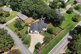 2090 Panstone Ct SW, Marietta, GA 30060 - Photo 4