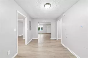 1112 Valley View Rd SE, Atlanta, GA 30315 - Photo 8