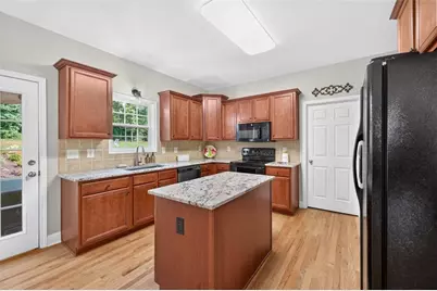 202 Prestwick Drive, Hoschton, GA 30548 - Photo 16