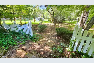 528 Lazy River Lane, Woodstock, GA 30188 - Photo 2