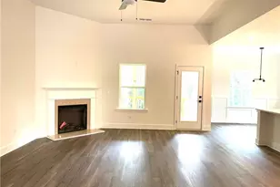 200 Blackberry Ct, Pendergrass, GA 30567 - Photo 2