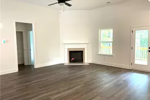 200 Blackberry Ct, Pendergrass, GA 30567 - Photo 6