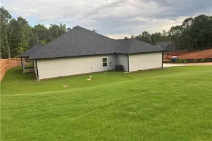 259 Blackberry Ct, Pendergrass, GA 30567 - Photo 4