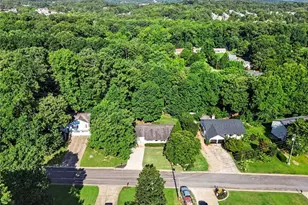 529 Bluff Ct, Woodstock, GA 30188 - Photo 2
