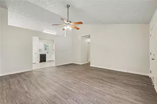 529 Bluff Ct, Woodstock, GA 30188 - Photo 6