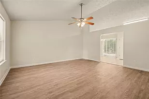 529 Bluff Ct, Woodstock, GA 30188 - Photo 4