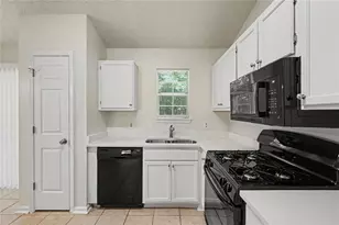 529 Bluff Ct, Woodstock, GA 30188 - Photo 8
