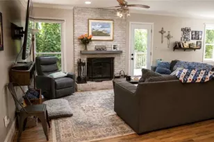 7970 Sweetwater Dr, Douglasville, GA 30135 - Photo 2