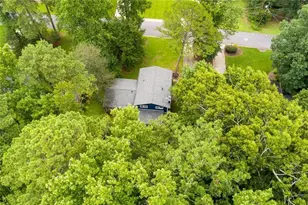 245 Pinetree Dr, Marietta, GA 30068 - Photo 8