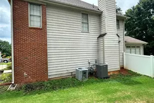 11939 Olmstead Dr, Fayetteville, GA 30215 - Photo 2