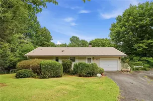 2325 Ridgecrest Cir, Hiawassee, GA 30546 - Photo 1