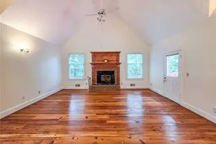 5599 Stone Creek Dr, Stone Mountain, GA 30087 - Photo 4