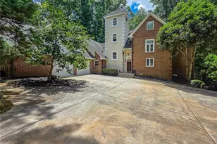 5599 Stone Creek Dr, Stone Mountain, GA 30087 - Photo 2