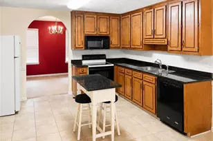 900 Willow Springs Ct, Loganville, GA 30052 - Photo 4