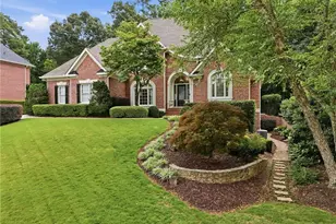 5425 Buck Hollow Dr, Alpharetta, GA 30005 - Photo 2
