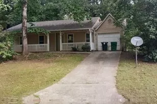 818 Greenhedge Dr, Stone Mountain, GA 30088 - Photo 1