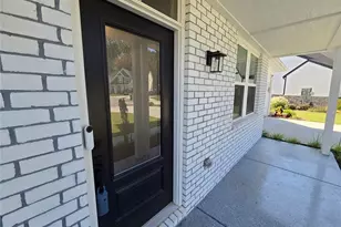 121 Linden Ct, Braselton, GA 30517 - Photo 2