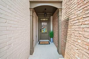 4977 Berkeley Oak Dr, Peachtree Corners, GA 30092 - Photo 2