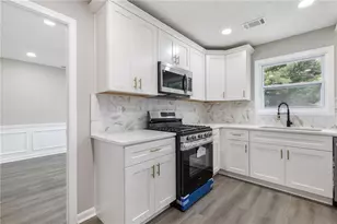 140 Winncastle Dr, Lawrenceville, GA 30044 - Photo 8