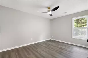 140 Winncastle Dr, Lawrenceville, GA 30044 - Photo 18