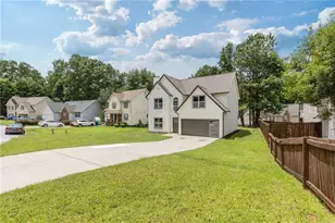 140 Winncastle Dr, Lawrenceville, GA 30044 - Photo 2