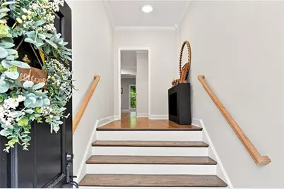 423 Jefferson Circle, Atlanta, GA 30328 - Photo 2