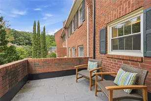 423 Jefferson Circle, Atlanta, GA 30328 - Photo 2