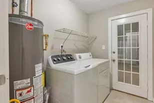 9138 Clubhouse Dr, Riverdale, GA 30274 - Photo 16