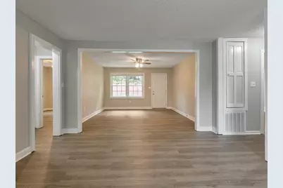9138 Clubhouse Drive, Riverdale, GA 30274 - Photo 8