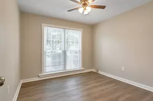 9138 Clubhouse Dr, Riverdale, GA 30274 - Photo 10